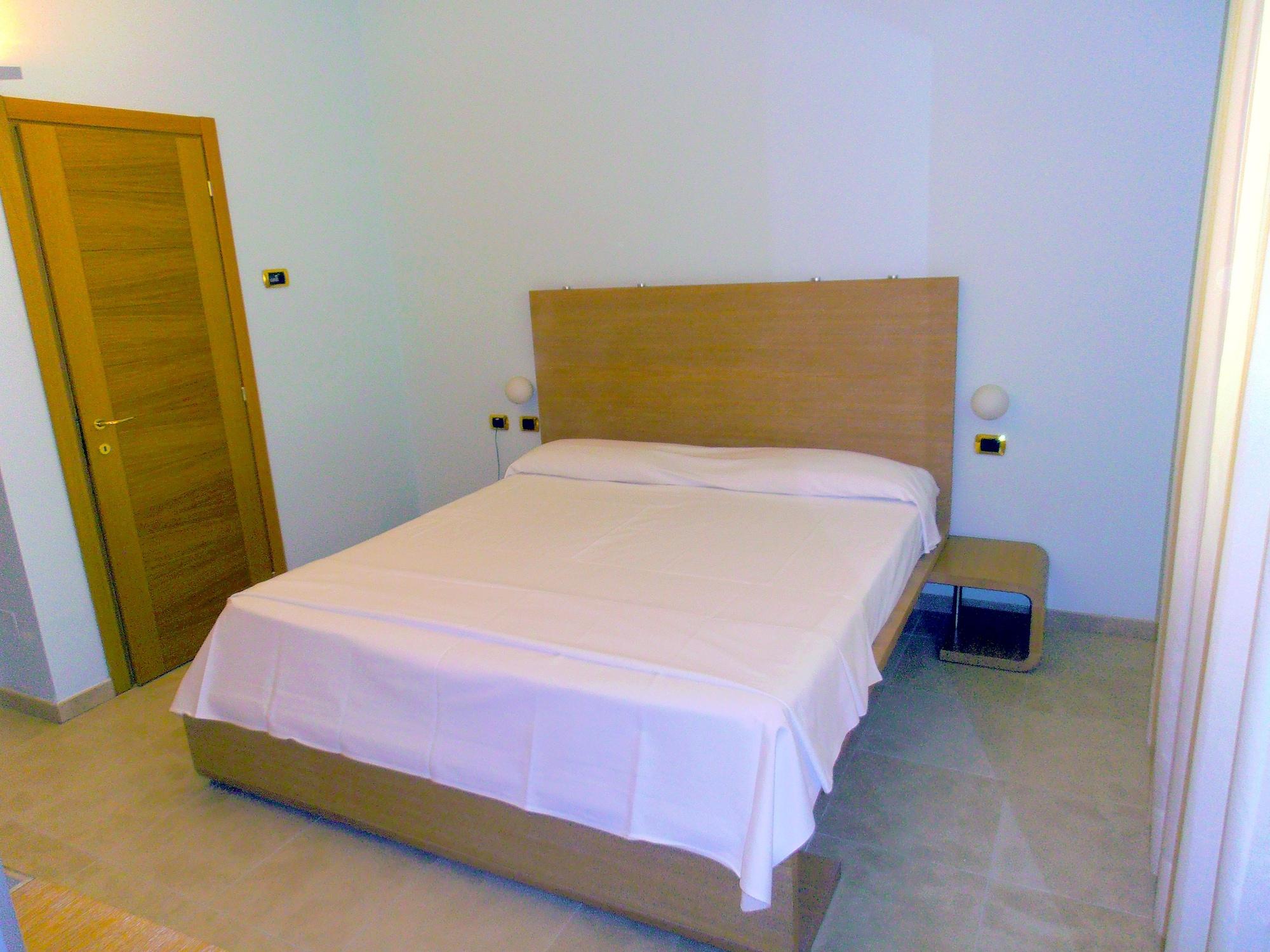 Carolina Hotel 4*