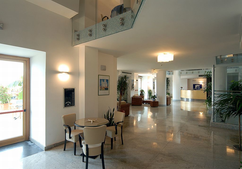 Carolina Hotel 4*