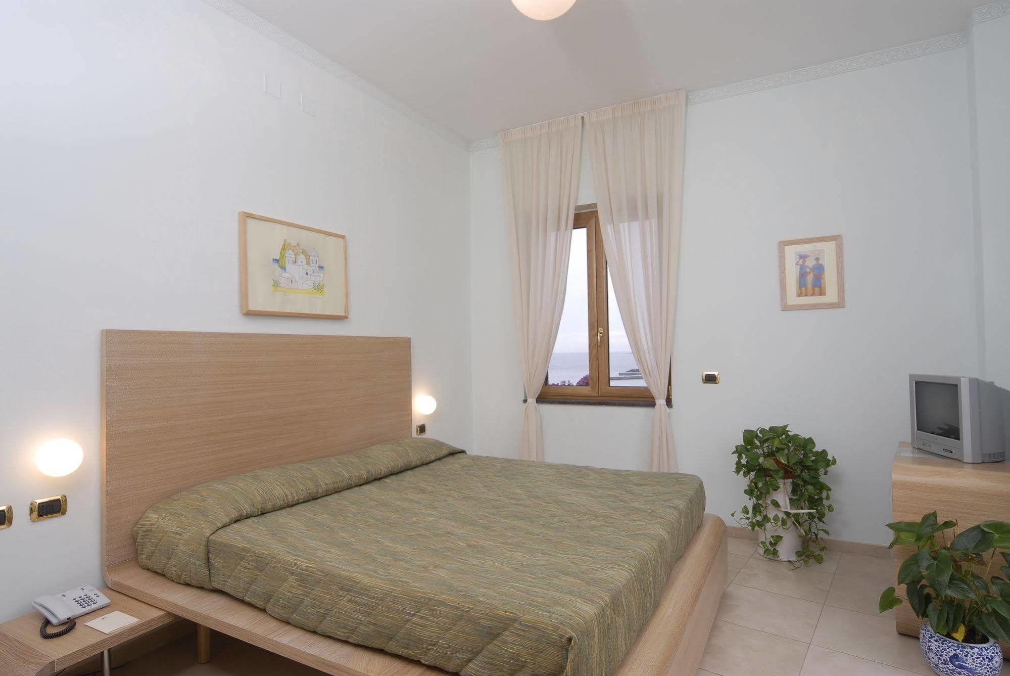Hotel Carolina 4*